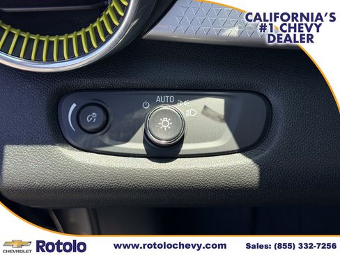 Used 2025 Chevrolet Trax LT w/ LT Convenience Package FWD image 19