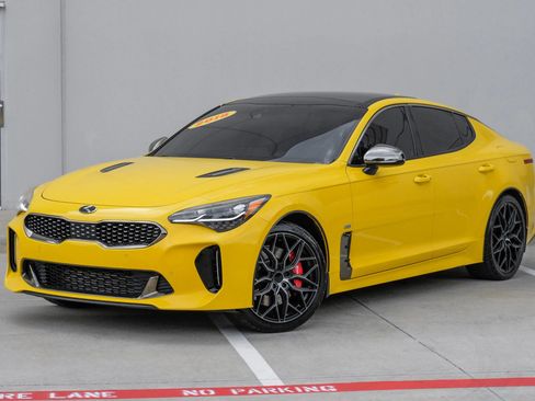 Used 2018 Kia Stinger GT2 AWD/4WD image 7