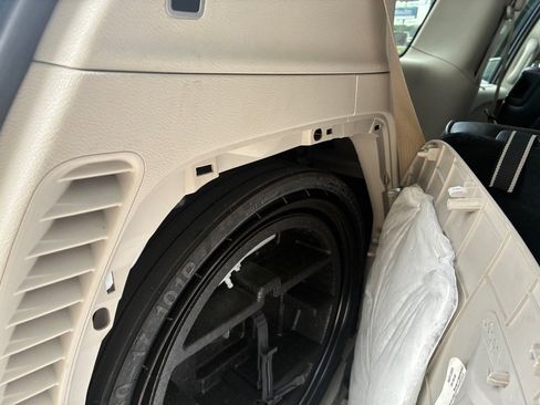 Used 2020 Chrysler Pacifica Limited image 19