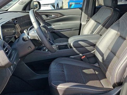New 2026 Chevrolet Traverse High Country FWD image 8