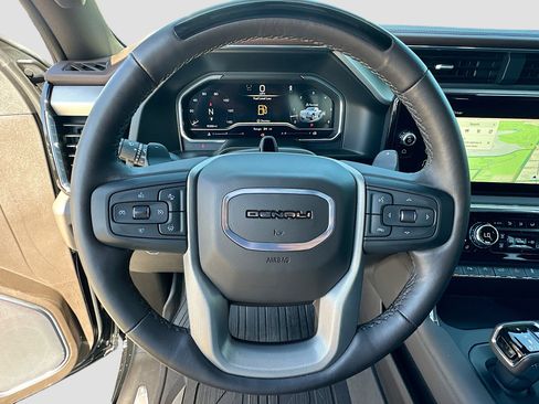 Used 2025 GMC Sierra 1500 Denali image 11