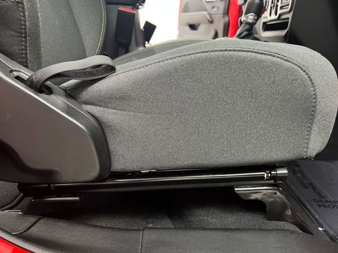 Used 2025 Jeep Wrangler Unlimited Sahara image 22