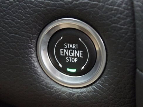 Used 2023 GMC Yukon Denali image 8