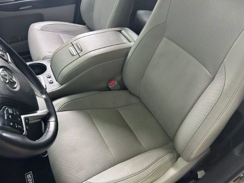 Used 2015 Toyota Highlander Limited Platinum AWD/4WD image 8