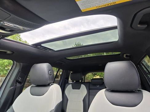 Used 2020 Mercedes-Benz GLB 250 4MATIC image 37