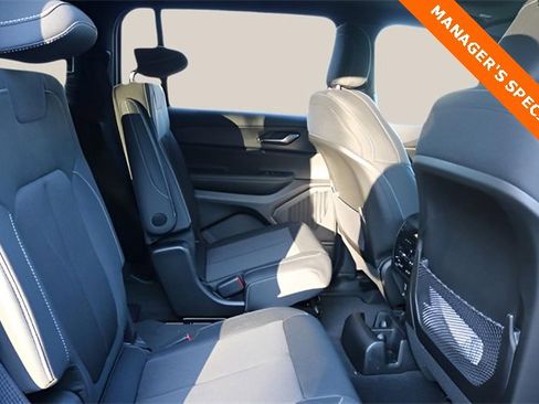 New 2025 Jeep Grand Cherokee L Laredo w/ Luxury Tech Group I image 16