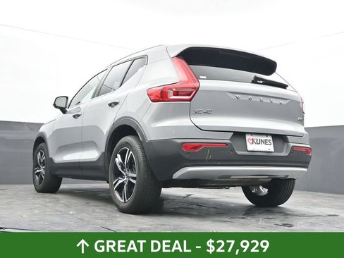 Used 2025 Volvo XC40 B5 Core AWD/4WD image 46