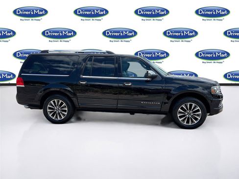 Used 2016 Lincoln Navigator L Select RWD image 8