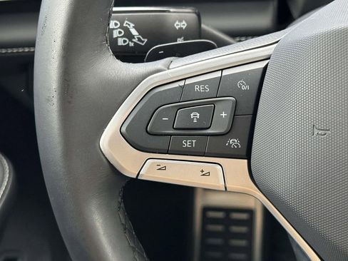 Certified 2025 Volkswagen Atlas Cross Sport SEL R-Line image 25