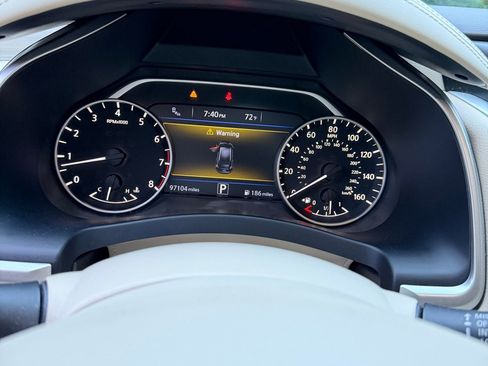 Used 2016 Nissan Murano Platinum w/ Platinum Technology Package FWD image 12