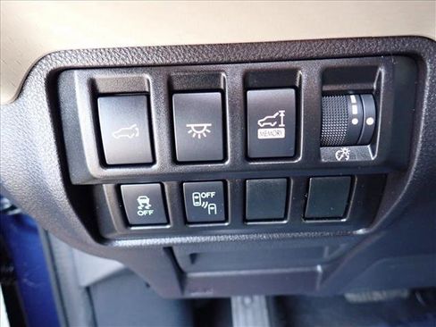 Used 2022 Subaru Ascent Premium w/ Convenience Package AWD/4WD image 17