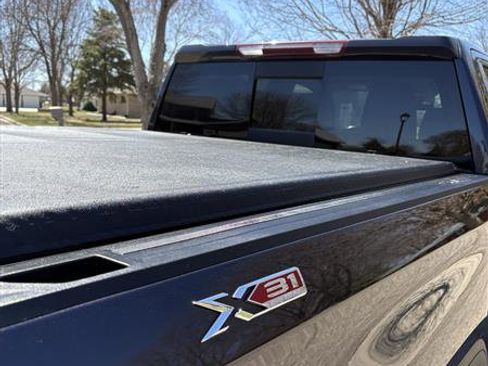 Used 2023 GMC Sierra 1500 SLT w/ SLT Premium Package AWD/4WD image 23