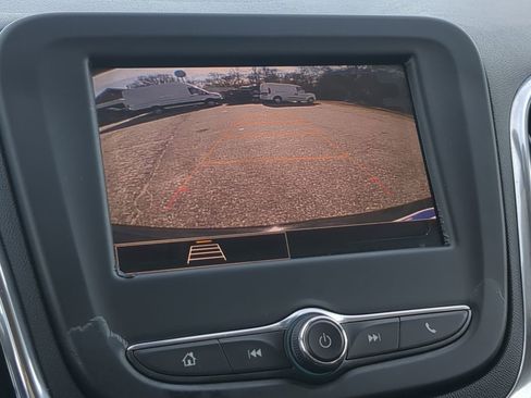 Used 2023 Chevrolet Equinox LT image 19