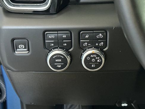 Used 2025 GMC Sierra 1500 Denali AWD/4WD image 36