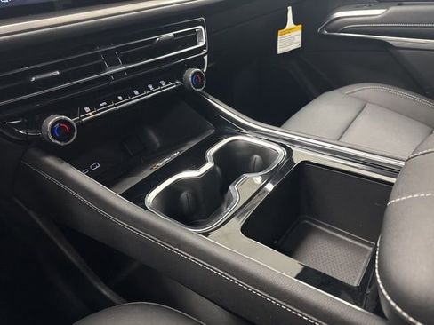 Used 2026 Chevrolet Traverse LT image 20