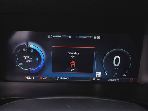 Used 2022 Ford F150 Lightning Lariat image 17