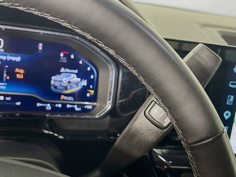 Used 2025 Chevrolet Silverado 2500 ZR2 image 18