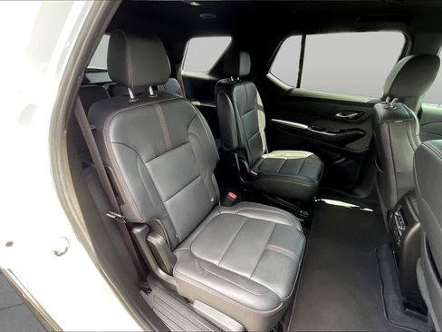 Used 2023 Chevrolet Traverse RS FWD image 26
