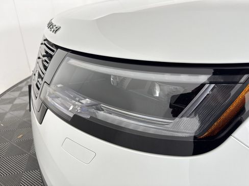 Used 2023 Land Rover Range Rover SE AWD/4WD image 11
