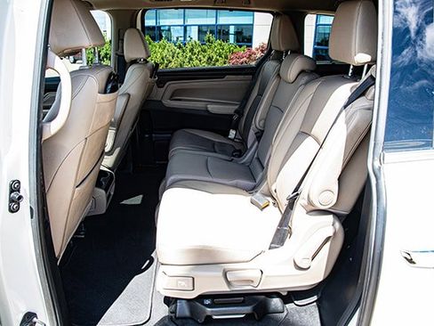Used 2019 Honda Odyssey Elite image 16