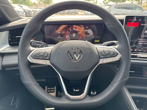 New 2026 Volkswagen Tiguan SE R-Line FWD image 34