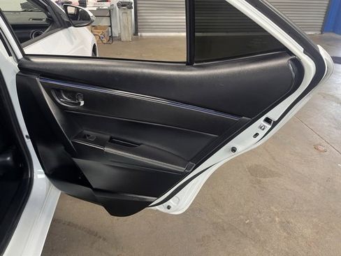 Used 2017 Toyota Corolla SE image 15