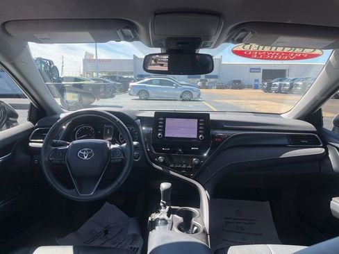 Used 2023 Toyota Camry SE w/ Convenience Package image 8