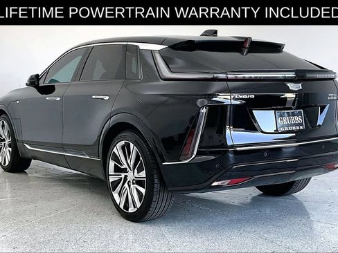 Used 2025 Cadillac Lyriq Luxury w/ LPO, Floor Liner Package AWD/4WD image 15
