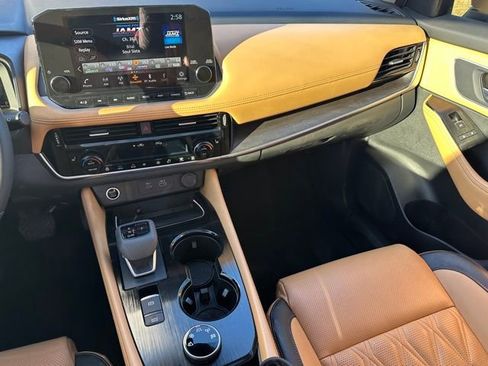 Used 2022 Nissan Rogue Platinum w/ Head-Up Display Package image 14