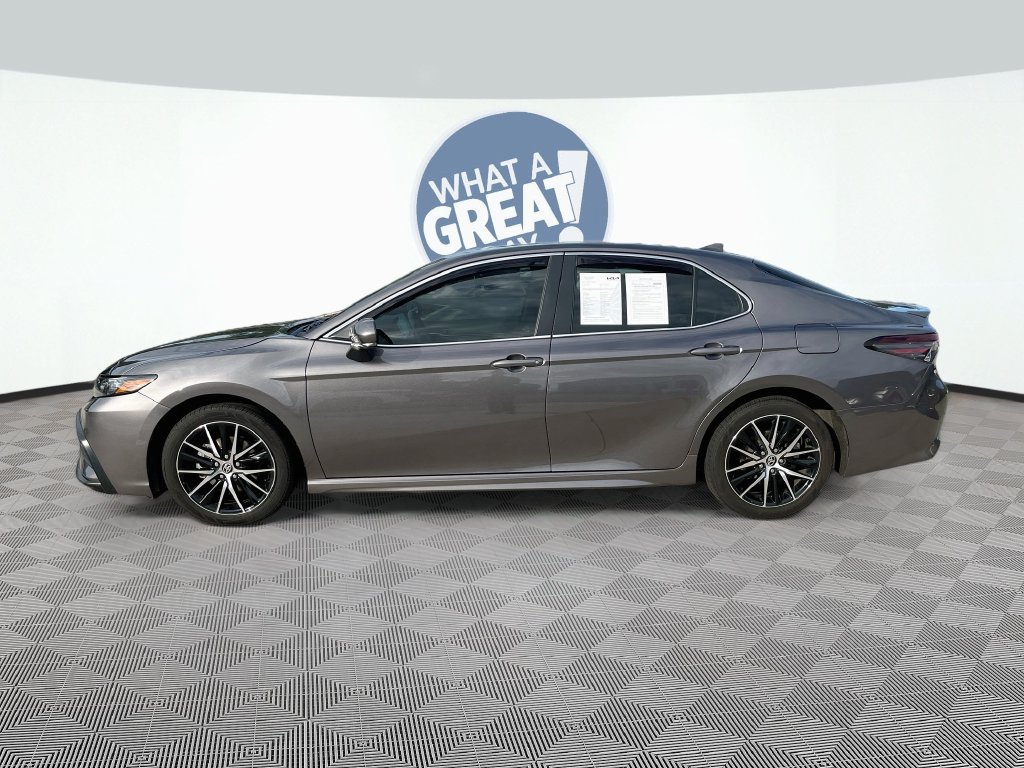 Used 2024 Toyota Camry SE FWD image 9