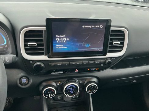 Certified 2023 Hyundai Venue Limited FWD image 22