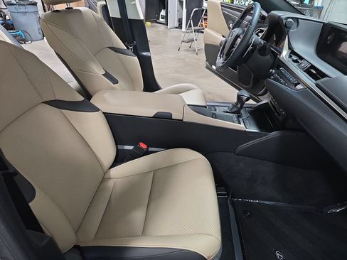 Used 2019 Lexus ES 350 w/ Premium Package FWD image 10