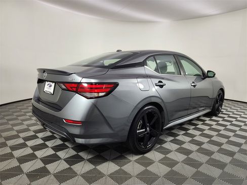 Used 2023 Nissan Sentra SR w/ Trunk Package image 5