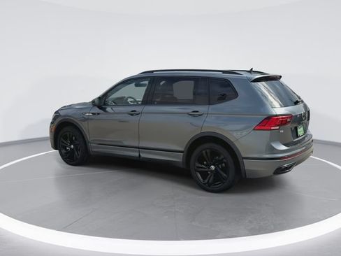 Used 2024 Volkswagen Tiguan SE R-Line AWD/4WD image 7