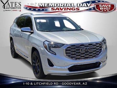 Used 2020 GMC Terrain Denali w/ Denali Premium Package FWD image 1
