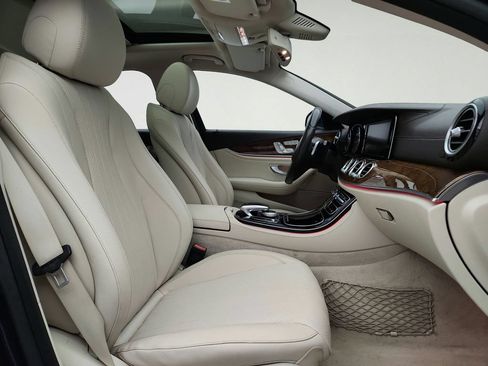 Used 2017 Mercedes-Benz E 300 4MATIC image 30