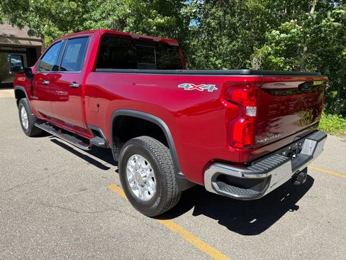 Used 2022 Chevrolet Silverado 2500 LTZ w/ LTZ Convenience Package AWD/4WD image 3