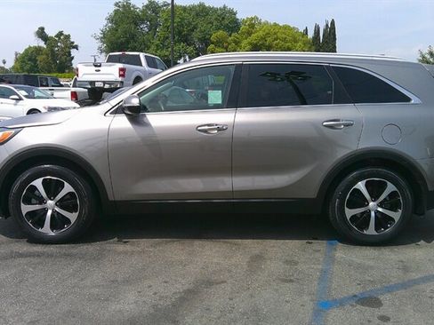 Used 2017 Kia Sorento EX FWD image 3