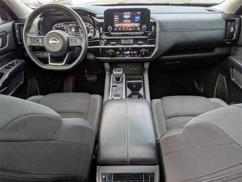 Used 2024 Nissan Pathfinder SV w/ SV Premium Package image 18