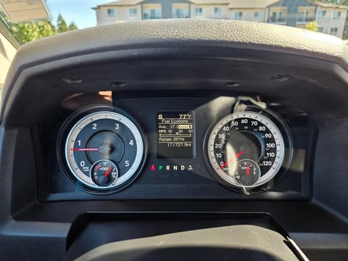Used 2015 RAM 2500 Tradesman w/ Chrome Appearance Group AWD/4WD image 12
