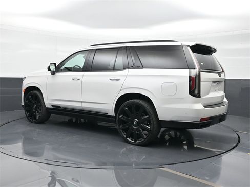 Used 2021 Cadillac Escalade Sport Platinum image 3