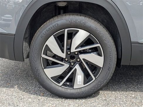 New 2026 Volkswagen Atlas SE image 11