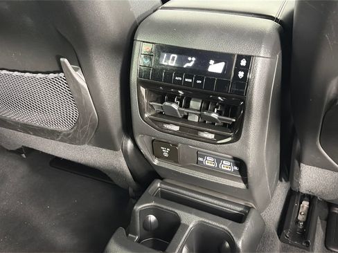 Used 2023 Jeep Grand Cherokee L Laredo AWD/4WD image 30