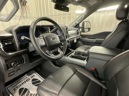 Used 2026 Ford F250 Lariat w/ Black Appearance Package image 9