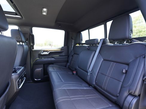 Used 2024 Chevrolet Silverado 1500 High Country AWD/4WD image 10
