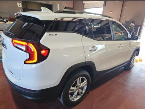 Used 2024 Chevrolet Equinox LS image 6