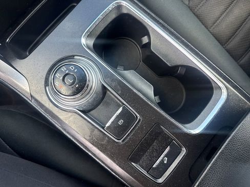 Used 2017 Ford Fusion SE w/ Fusion SE Technology Package FWD image 33