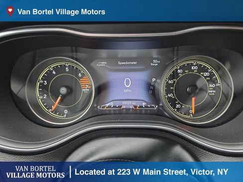 Used 2023 Jeep Cherokee Altitude Lux AWD/4WD image 14