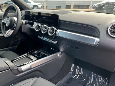 New 2026 Mercedes-Benz GLB 250 4MATIC image 24