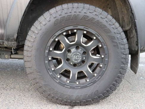 Used 2017 Toyota 4Runner SR5 Premium image 9